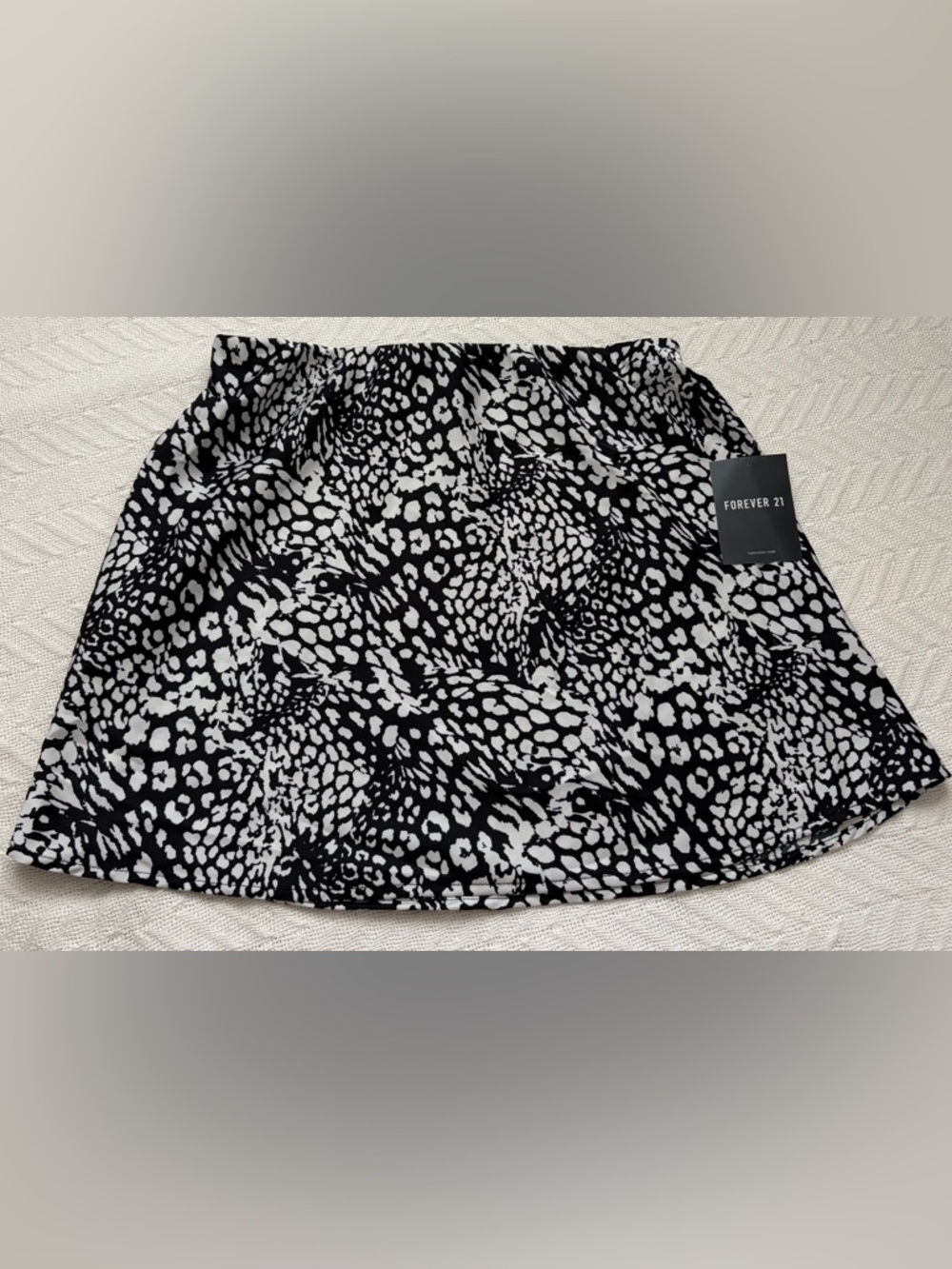 Forever 21 Women’s Black and White Shorts Skirt